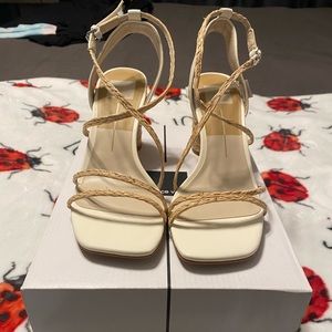 Dolce vita white heels 💙